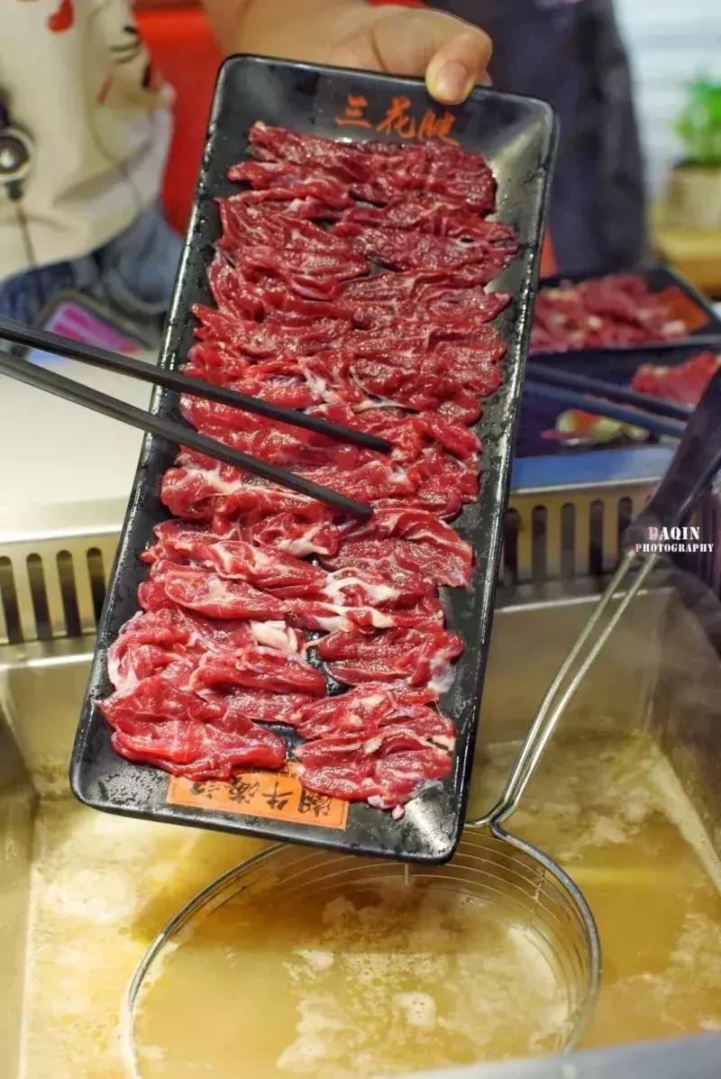 这家潮汕牛肉火锅每天只卖一头牛！