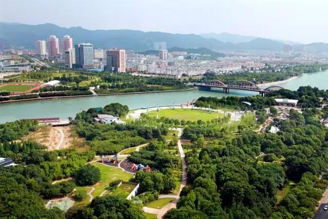 义乌江滨绿廊景点,义乌江滨绿廊公园绣球花