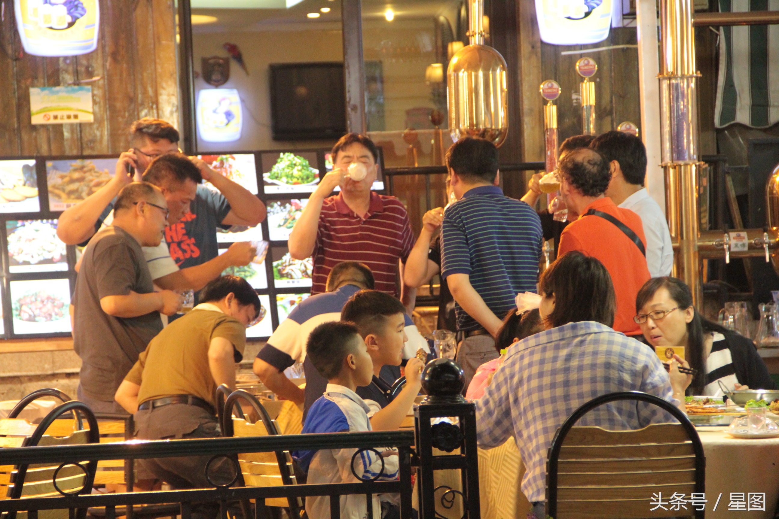 青岛喝酒看世界杯,世界杯带火酒