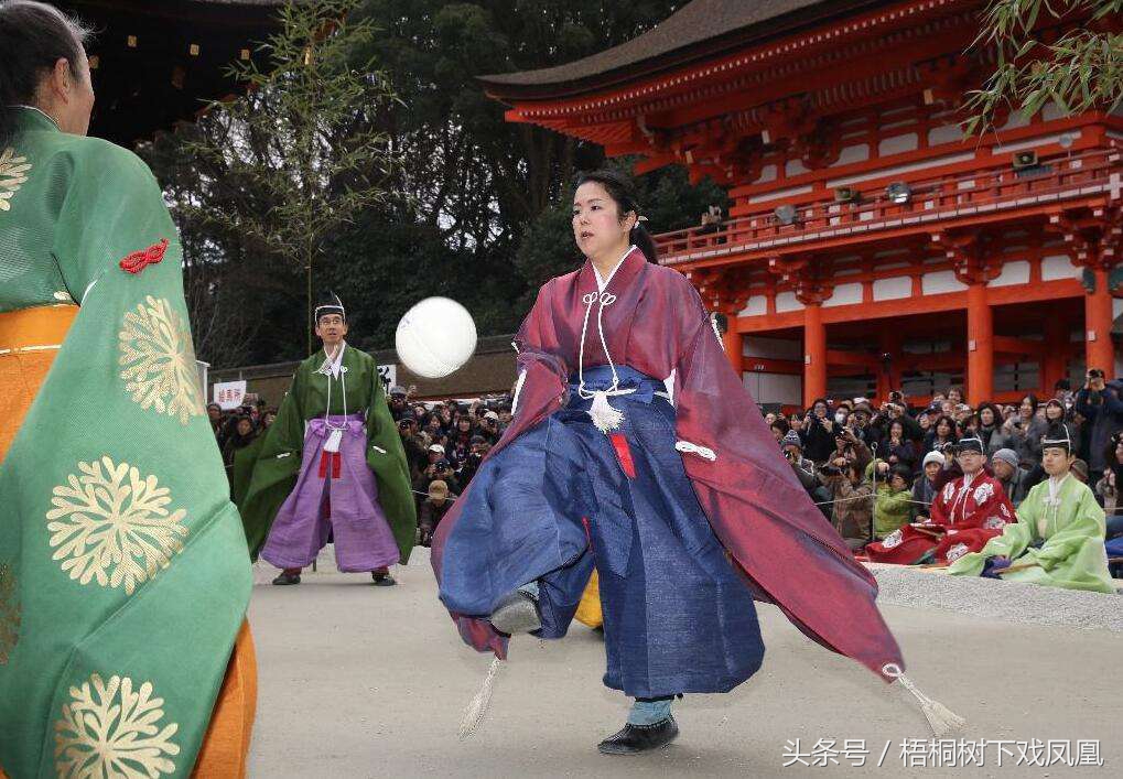 中国古代足球蹴鞠玩法,中国的蹴鞠怎么流传到世界