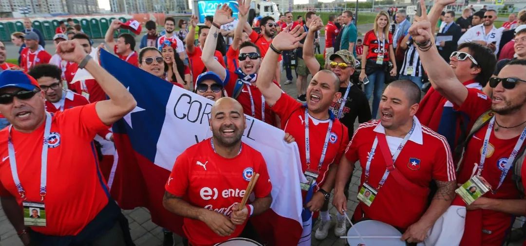 为了蹭世界杯热点，时尚杂志携手潮牌把魔爪伸向了球衣……