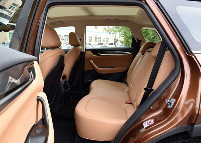 又一国产高端横空问世，售11-19万，网友：除了车标简直就一宝马