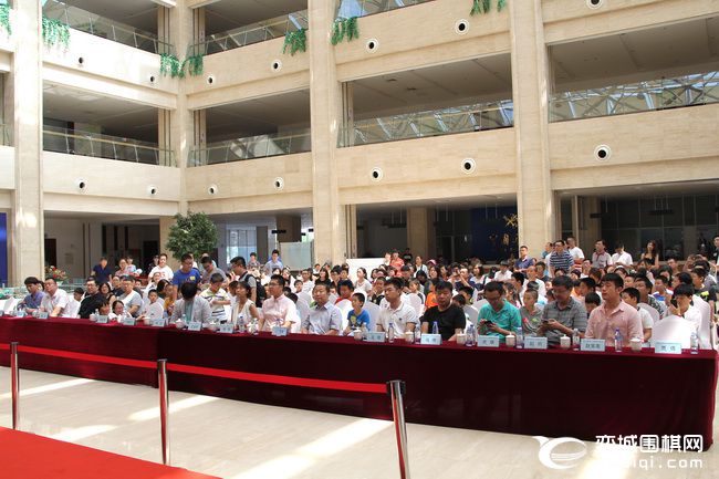 柯洁与韩升周比赛讲解,国手柯洁最新比赛