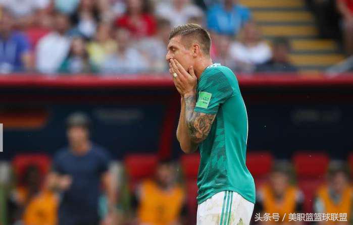 世界杯诡异进球,盘点世界杯史10大头球破门