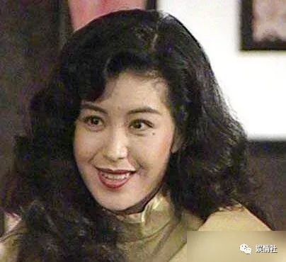 出身贫寒21岁嫁大30岁丈夫,红透香港被高层硬踩,敢让袁咏仪吃翔