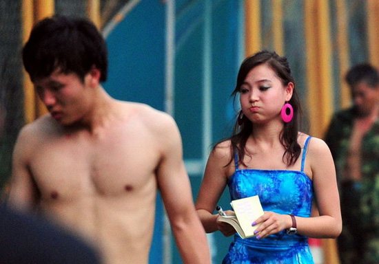 女生看世界杯到底在看什么,女人看世界杯看的是颜值