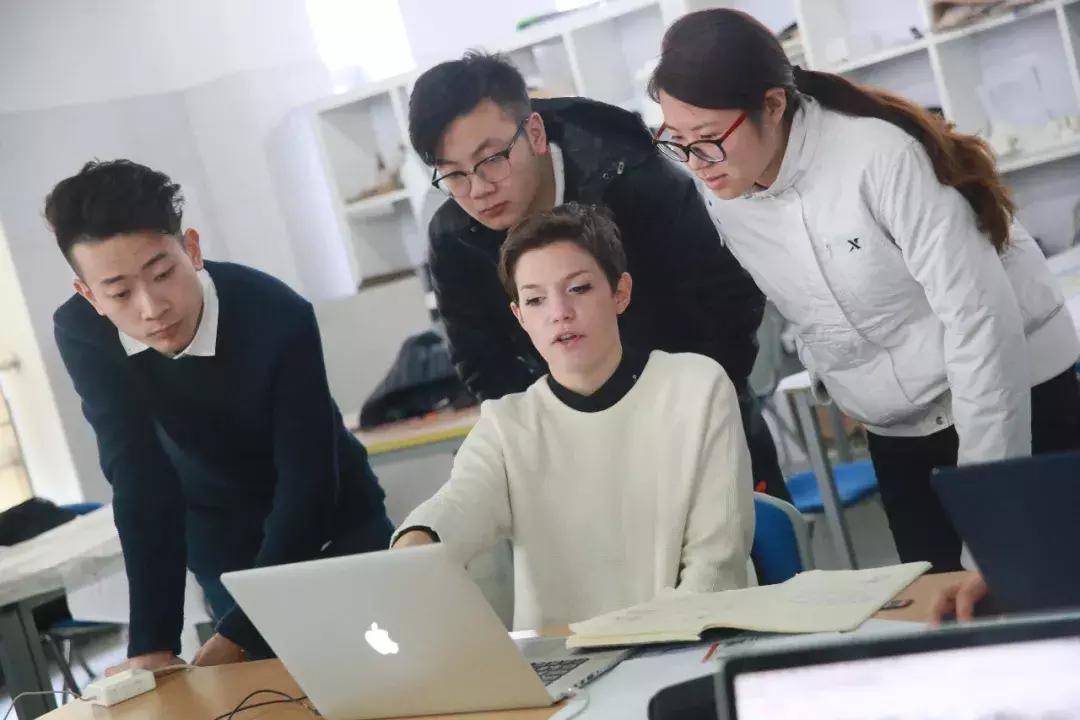 女生高考选什么专业就业前景好,高考书法专业就业前景