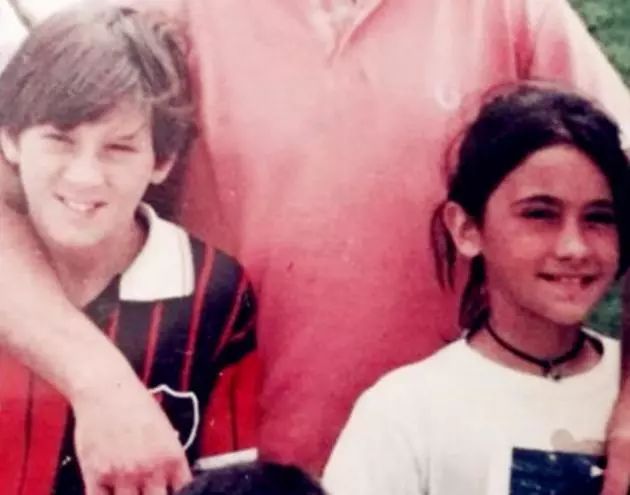 梅西和c罗19岁的照片,梅西和c罗同一天告别