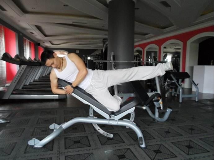 4种最有效的力量训练组合,6个常见但被高估的健身训练动作