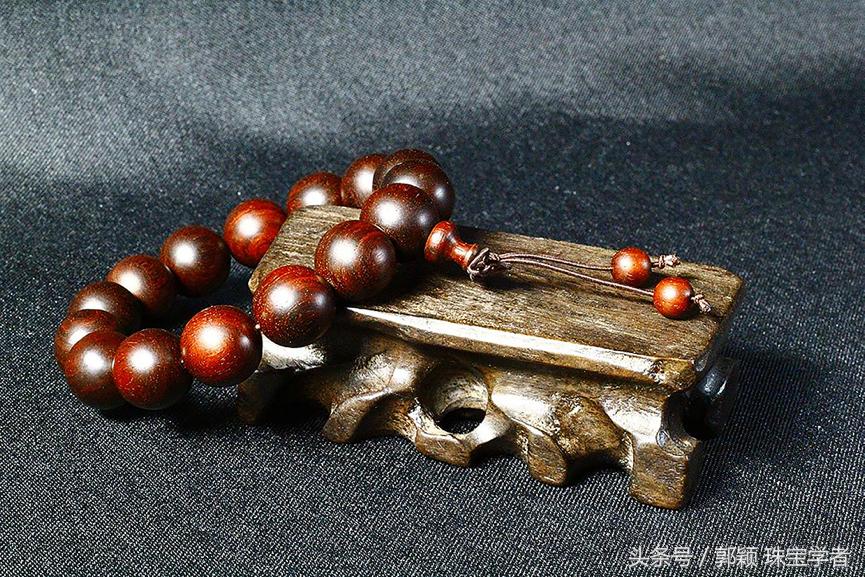 小叶紫檀盘玩用上油吗,小叶紫檀吊坠怎么盘玩