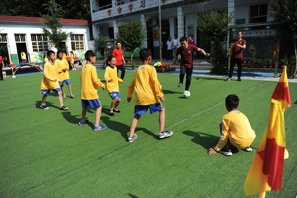 建党日慰问老党员,建党节慰问老党员活动报道