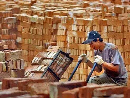 dnf搬砖怎么月入2000,dnf到底怎么才能挣钱而且收益最高