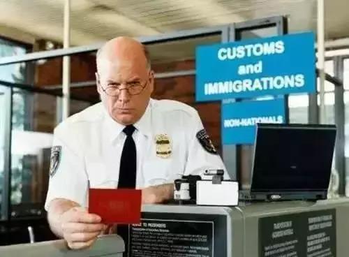 乘坐飞机都禁带哪些东西,机场禁止带什么东西上飞机