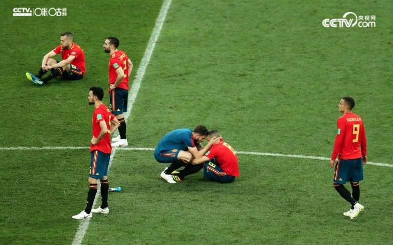 西班牙世界杯足球惨败历史,世界杯小罗退役视频