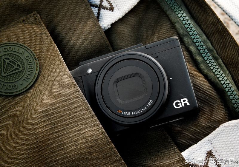 打败单反的不是相机而是智能手机,智能手机的相机和单反相机