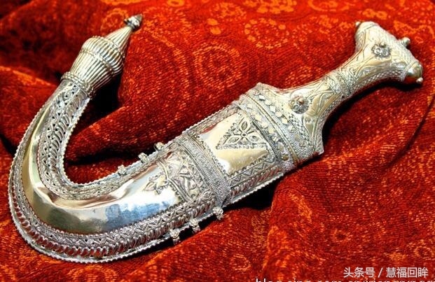 这几把刀牛！一推死、一撩残，最牛还是中国这把刀，旋斩马死人亡