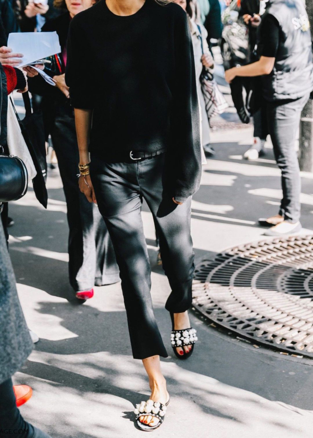 露趾半拖鞋夏日懒人凉拖,无跟洋气时髦拖鞋