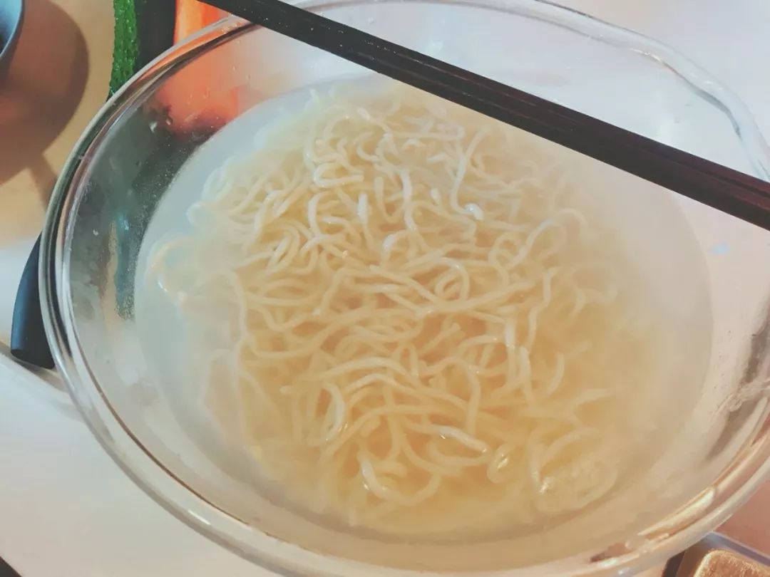 D184：炎炎夏日里的你需要的是这样一顿晚餐~鸡丝凉面