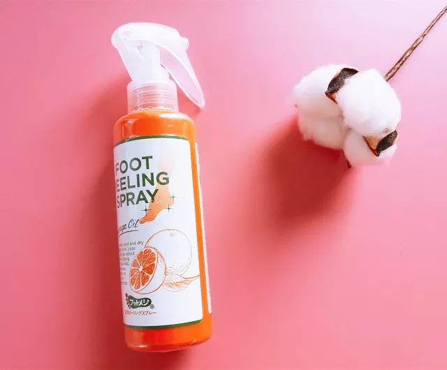 擦掉一张皮，双脚换皮术！死皮、老茧一喷就没，15秒还原嫩白玉足！