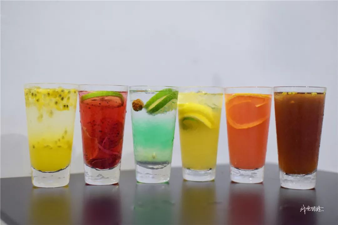 最火的冷锅串串店的细节,经典冷锅串串火锅