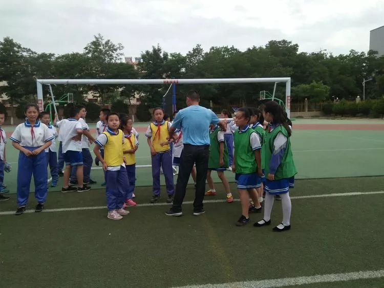 金昌市第四小学足球比赛,实验小学女子足球队