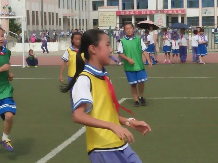 金昌市第四小学足球比赛,实验小学女子足球队