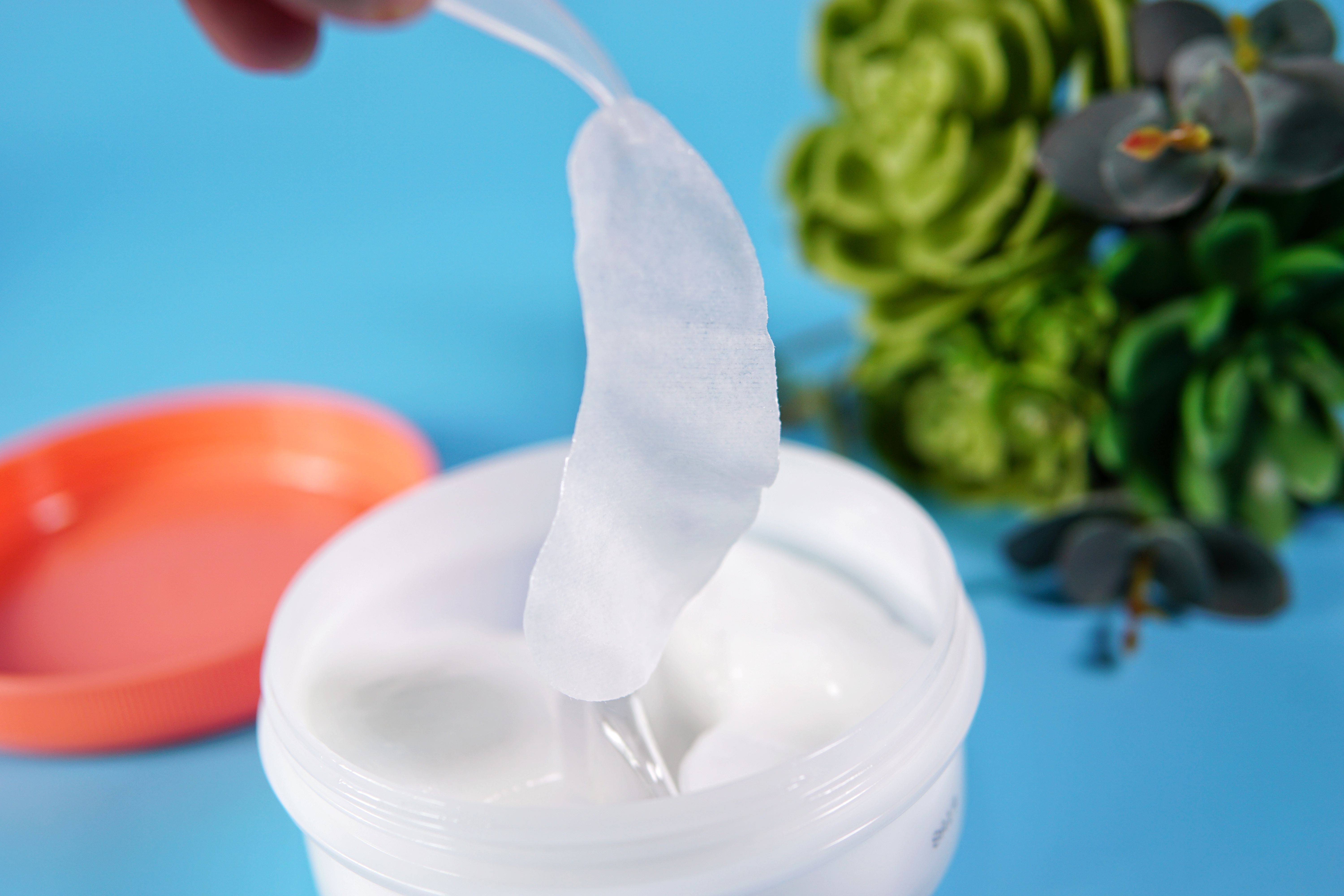 用了眼膜黑眼圈更重了,用了好多眼膜眼睛周围还是好干