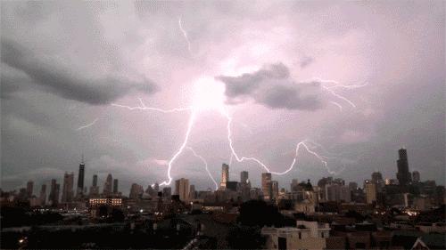 电闪雷鸣前面是什么成语,雷鸣电闪是成语吗