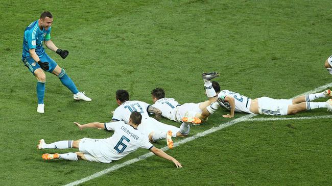 2018俄罗斯世界杯比赛场上队员尿急想方便怎么解决