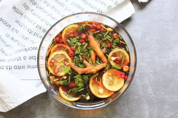 网红柠檬酸辣鸡爪你吃了吗,酸辣柠檬鸡爪最火视频