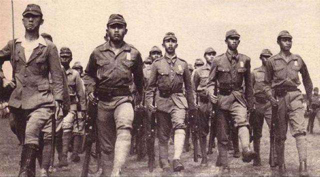 为什么真实战场都不戴光学瞄准镜,战场上为什么不带望远镜