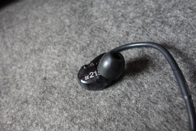 舒尔se215耳塞 (舒尔se215怎么测评)