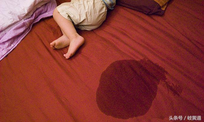 8岁尿床要到医院做什么检查,8岁男孩尿床智商有影响吗