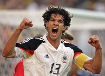 实况足球怎么破防守反击,实况足球十大防守战术