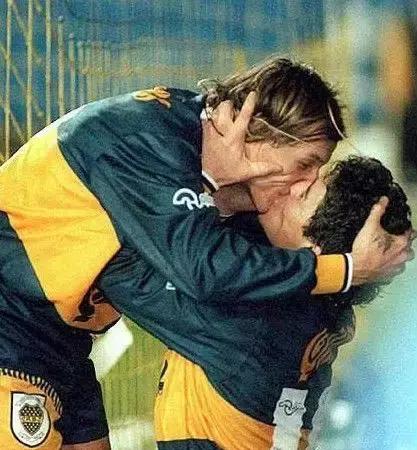 世界接吻日图文,世界接吻日