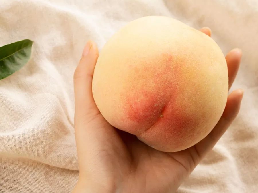 一个桃子半斤有多大,一个桃子二斤三两