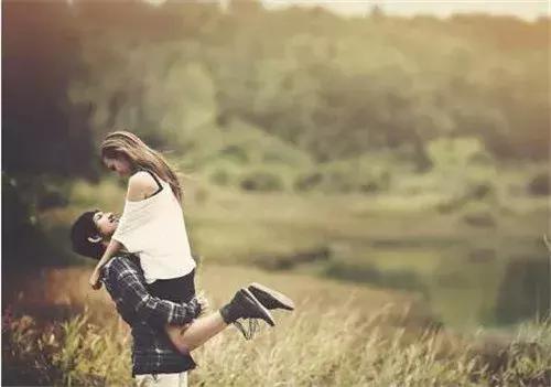 得不到的被偏爱的都有恃无恐,得不到的永远在骚动被偏爱