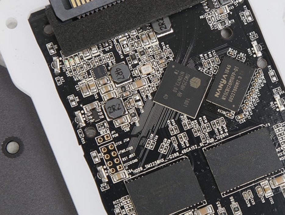 台电锋芒固态硬盘测评,全球首台rgb纯激光电视