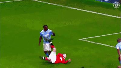 乌拉圭门将连续扑出两个点球,世界杯乌拉圭守门员失误