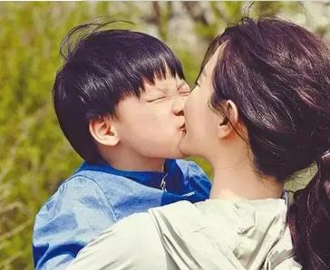 孩子天生弱智，老公：谁生的谁养，婆婆老年痴呆，我：谁的妈谁养