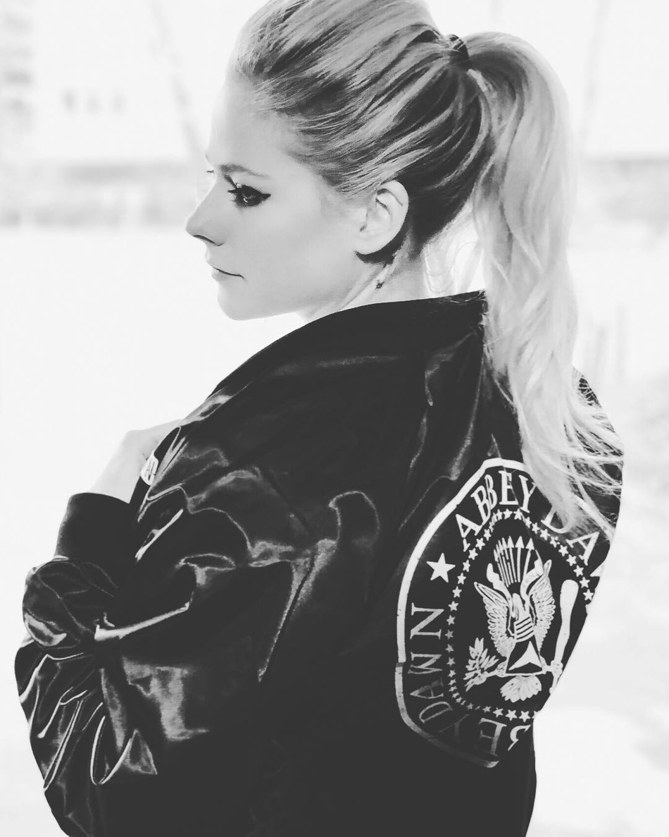 艾薇儿复出新歌,艾薇儿替身梅丽莎现状