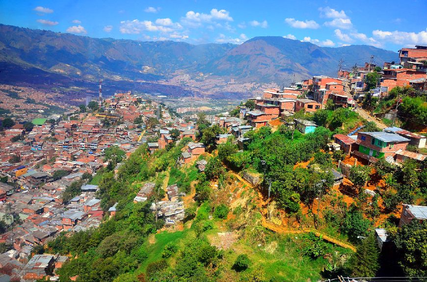 此国本是地区大国，却将世界杯举办权拱手让人，如今穷得揭不开锅