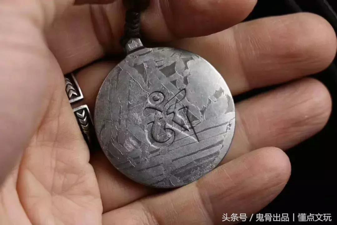 九宫八卦牌辟邪之一,九宫八卦牌男士戴辟邪吗