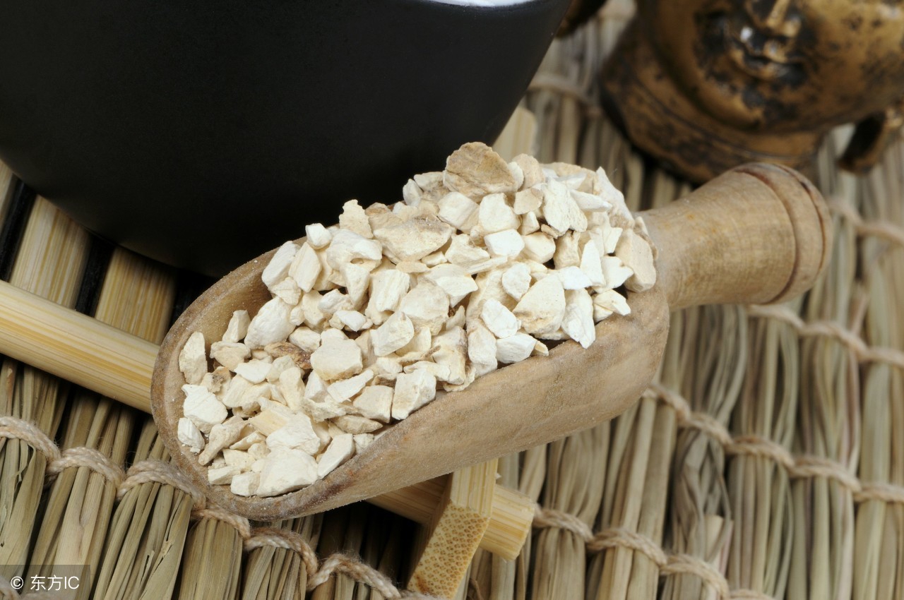 常吃鱼腥草有什么功效和作用,常吃凉拌鱼腥草有什么好处