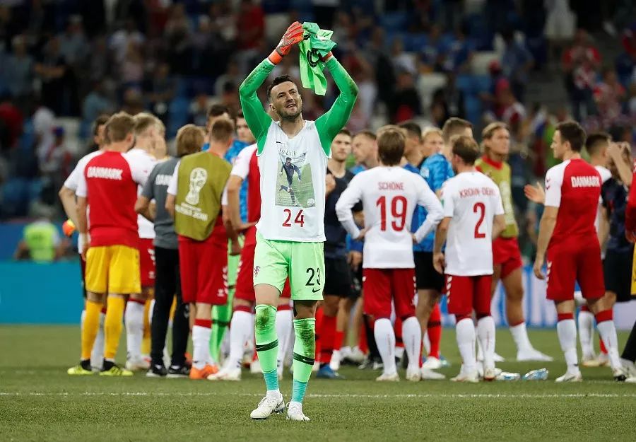 当克罗地亚门将脱下衣服，全世界为之动容……