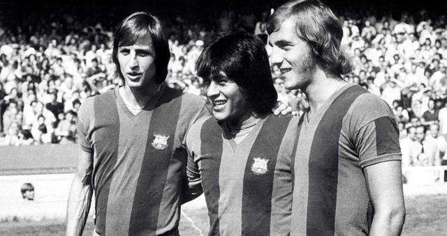 足球最佳阵容梅西c位出场,足球史上最强11人阵容c罗