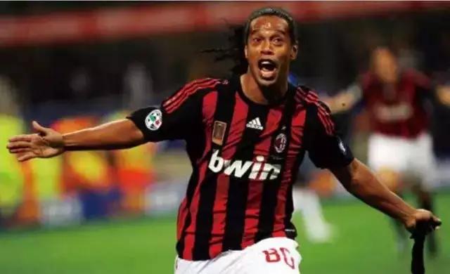 足球精灵罗纳尔迪尼奥现状,足球精灵罗纳尔迪尼奥和c罗