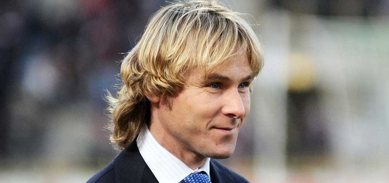 足坛中场大师伊涅斯塔精彩集锦,世界级足球中场哈维伊涅斯塔