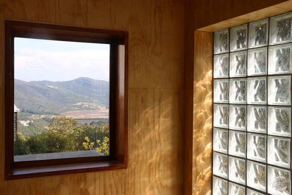 在少年成长的地方盖一座度假小屋,常回来看看