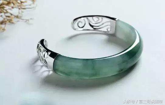 翡翠手镯断了如何处理,翡翠手镯断了怎么办